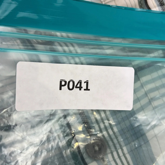 Royal Robbins Men's Short Sleeve Medium Green Plaid Shirt - Picture 7 of 7